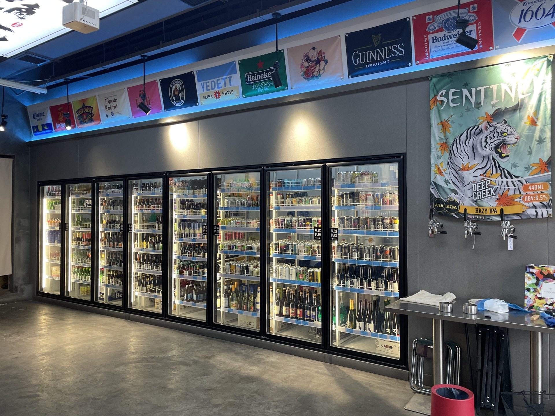 Glass-door beverage display cold room