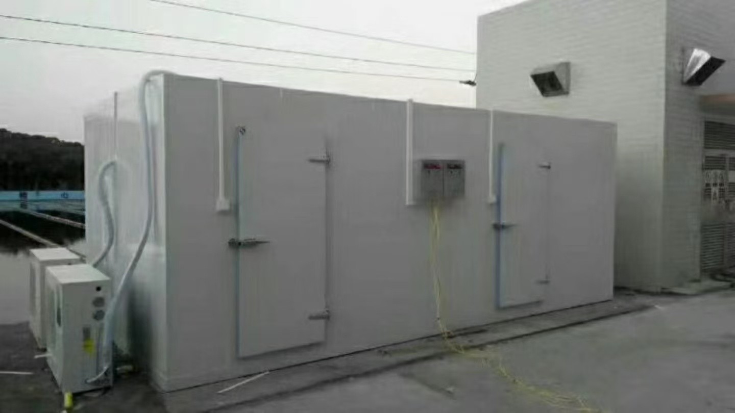 Panel cold room exterior with two access doors